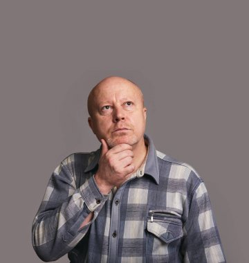 emekli düşünüyorum. Yaşlı adam ararken