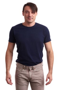 yakışıklı sportif gülümseyen adam izole