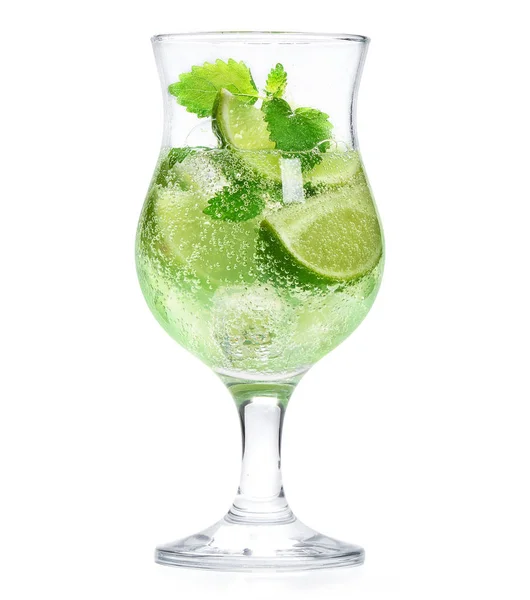 Limette mit Minzcocktail isoliert auf weiß — Stockfoto