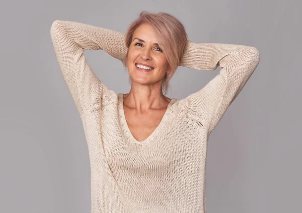 Retrato de una hermosa mujer madura —  Fotos de Stock