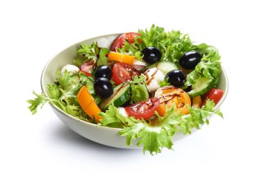 sebze salatası üzerine beyaz izole