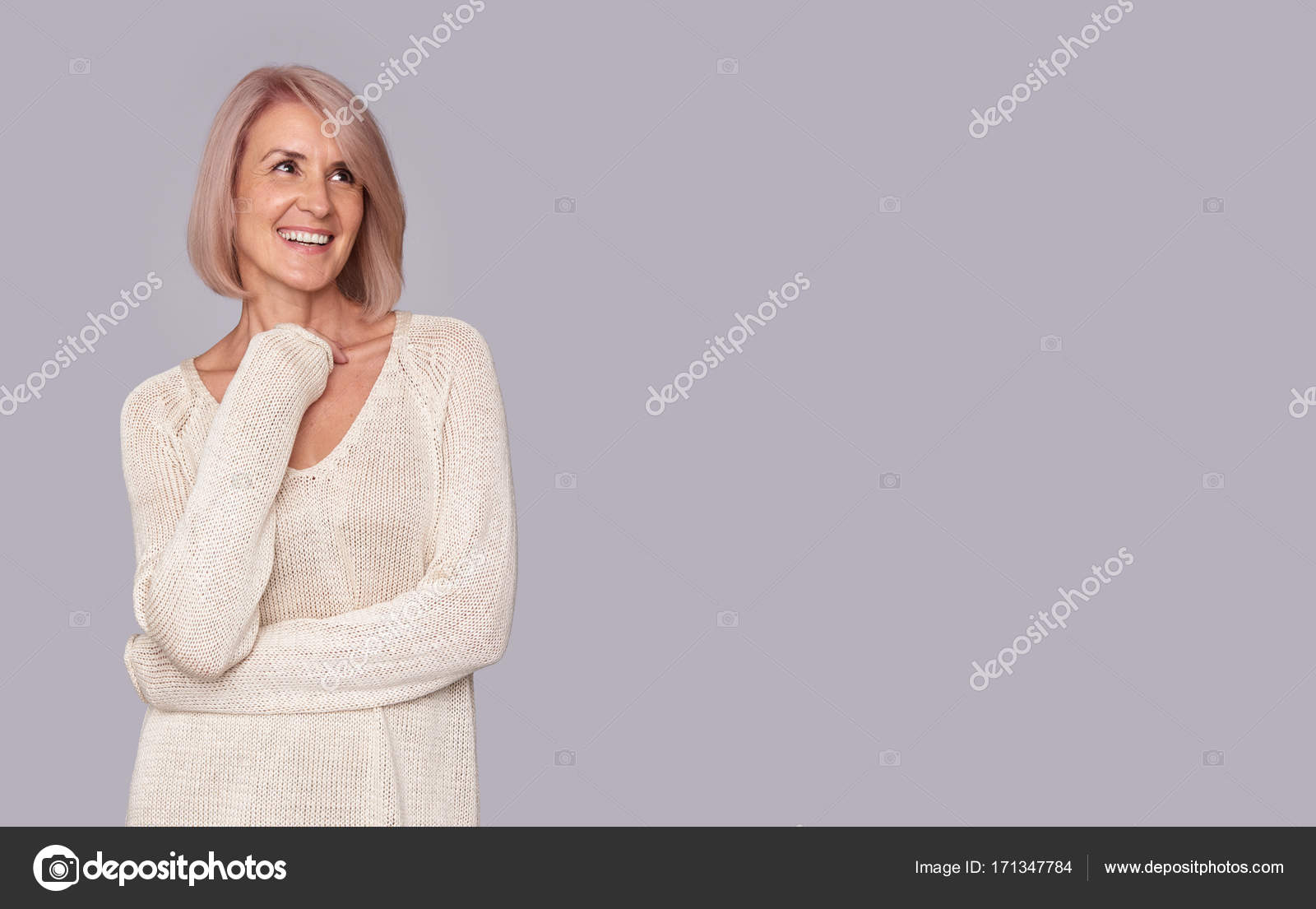笑顔探している女性は美しい ストック写真 C Spaxiax