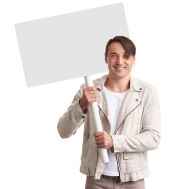 gülümseyen adam boş afişini gösterilen