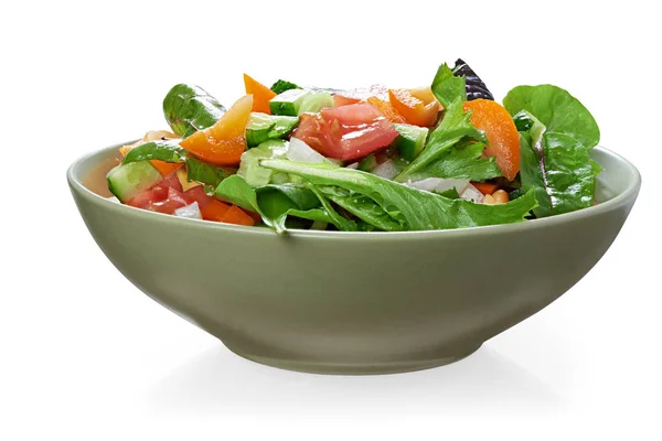 Plantaardige salade met tomaat en komkommer geïsoleerd — Stockfoto
