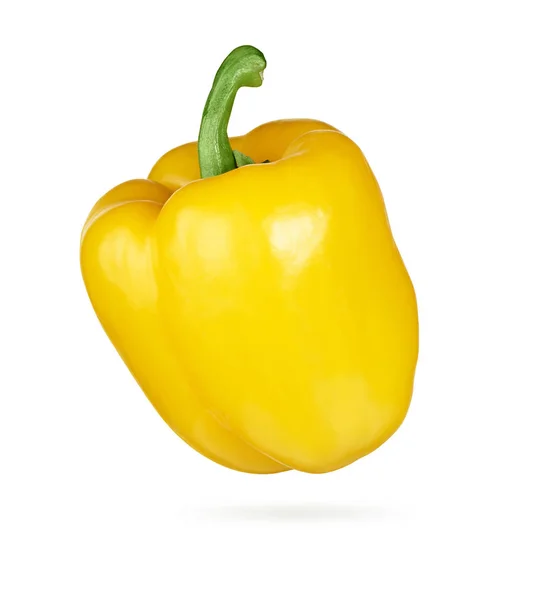 Желтый перец на белом фоне — стоковое фото