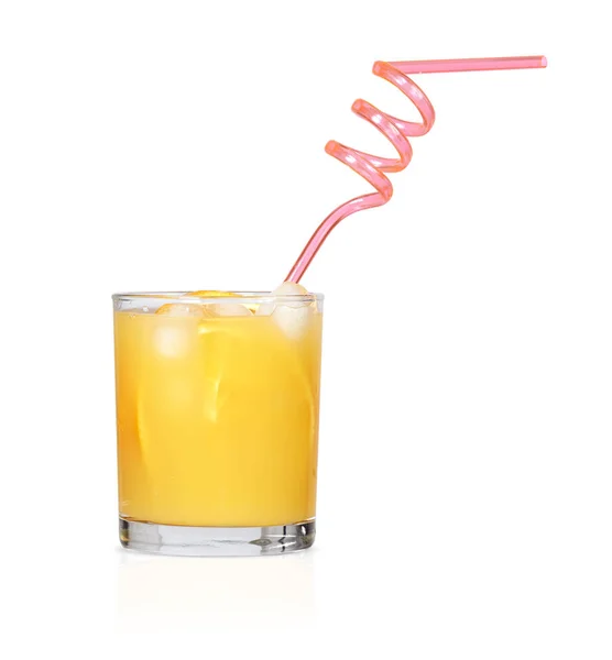흰색에 분리 된 오렌지 주스 한 잔 — 스톡 사진