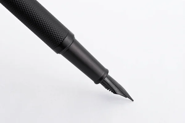 Stilografica nera penna isolata — Foto Stock