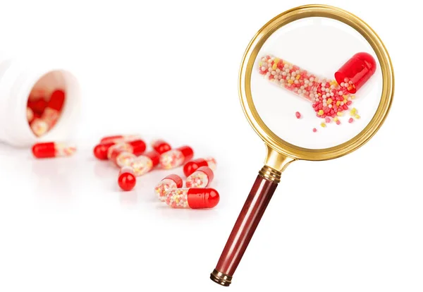 Virusinfektion Erforschen Und Heilen Rote Pillen Auf Weißem Hintergrund — Stockfoto