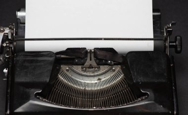 Kağıt kağıtlı daktilo. Metnin için boşluk kapat