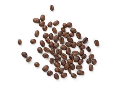 Kahve çekirdeği. Beyaz bir arkaplanda izole edilmiş