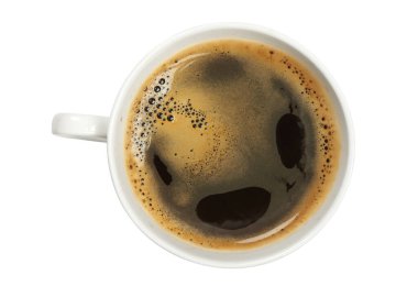 Beyaz arka planda, kırpma yolu ile izole edilmiş bir fincanda koyu kahve..
