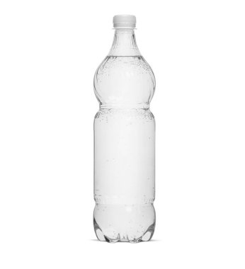 Kesme yolu olan beyaz bir zeminde izole edilmiş plastik bir su şişesi.