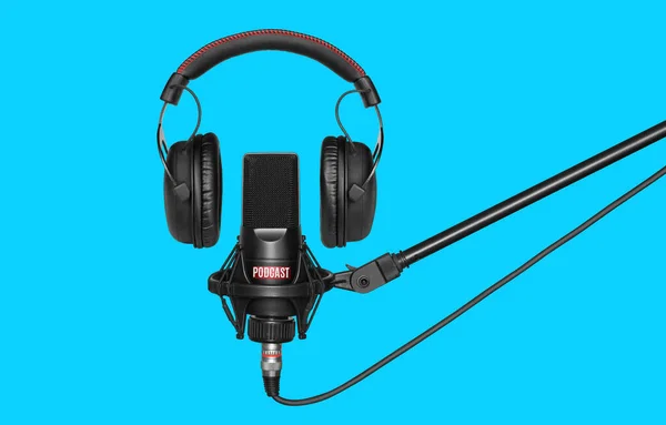 Microfoon Koptelefoon Voor Het Opnemen Van Podcasts Een Blauwe Achtergrond — Stockfoto