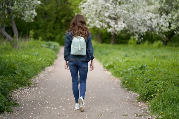 Happy Young Woman Walking City Park Travel Tourist Girl Outdoors — Stock Photo, Image