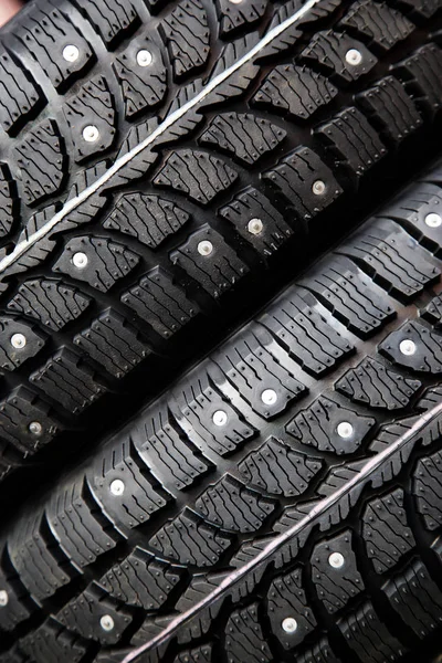 Neumáticos de invierno con pinchos —  Fotos de Stock