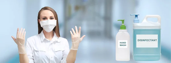 病院のぼんやりとした背景に医療用マスクやラテックス手袋や消毒容器の女性医師 パンデミックウイルスCovid ストック写真