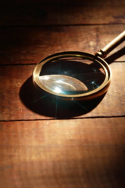 Magnifying Glass On Wood — Stock Photo, Image