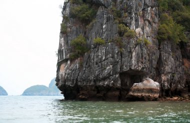 Vietnam 'da Halong Körfezi