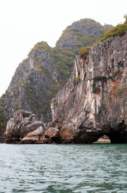 Vietnam 'da Halong Körfezi