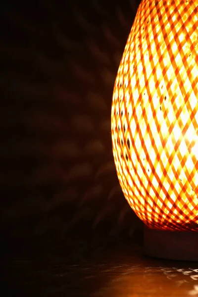 Zářící stolní lampa — Stock fotografie