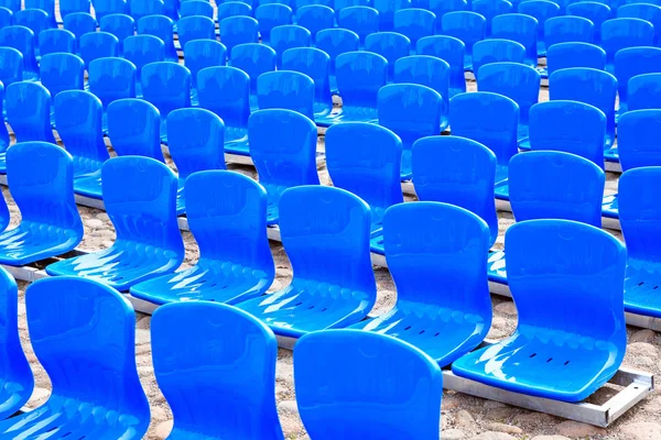 Modrá sedadla v řadě — Stock fotografie