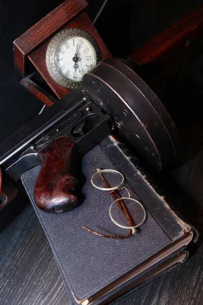 오래 된 미국 기관단총 — 스톡 사진
