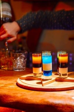 Düşmanın çukurda - alkol vurdu 