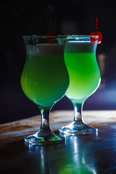 Cóctel de alcohol en el bar —  Fotos de Stock