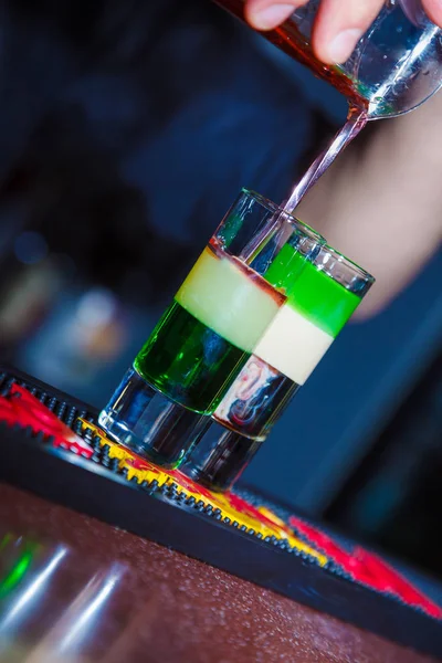 Cóctel de alcohol en el bar — Foto de Stock