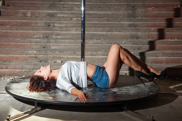 Bina arka plan üzerinde portre