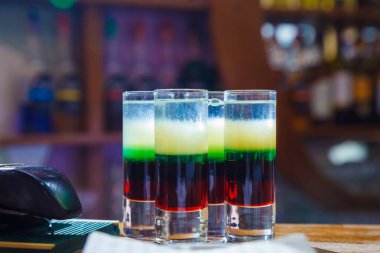 uzun kokteyl çubuğu