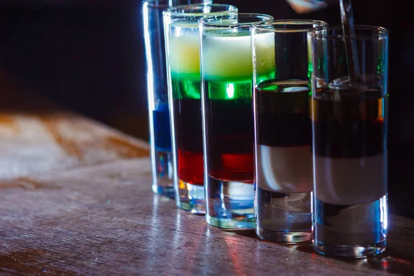 Langer Cocktail an der Bar — Stockfoto