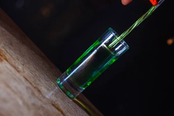 Cocktail aan de bar — Stockfoto