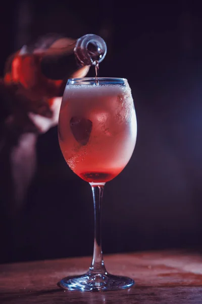 Alkohol trinken — Stockfoto