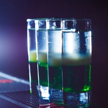 Düşmanın çukurda