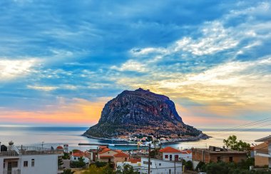 Monemvasia bir kasaba Laconia, Yunanistan yerleşim yeri.