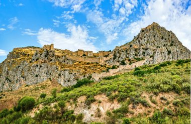 Akrokorint, antik Korint 'in akropolü, Yunanistan' ın antik Korint kentini denetleyen tek taş..
