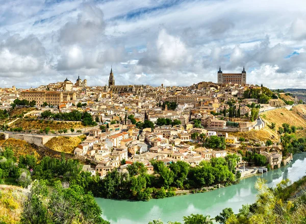 Panoramik Manzaralı Tarihi Toledo Şehir Nehir Tajo Spanya Ile — Stok fotoğraf