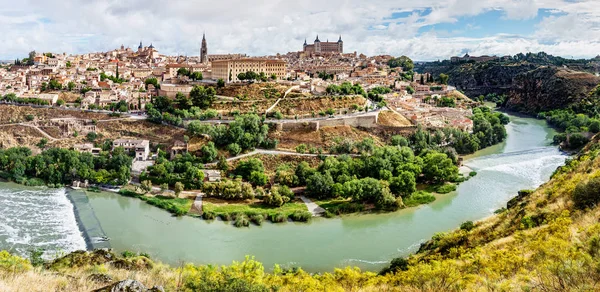 Panoramik Manzaralı Tarihi Toledo Şehir Nehir Tajo Spanya Ile — Stok fotoğraf