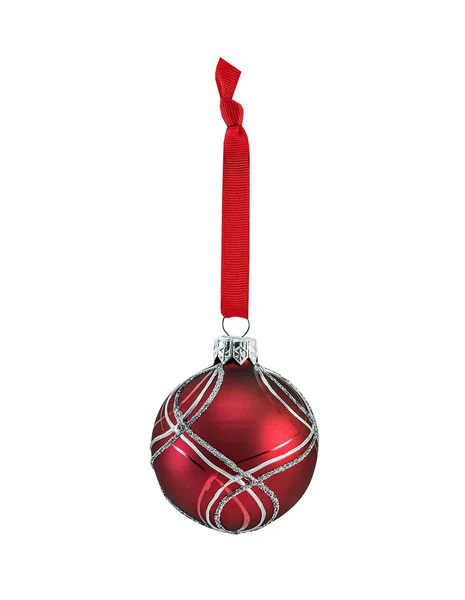 Rode Kerstbal Opknoping Met Ornament Geïsoleerd Witte Achtergrond — Stockfoto