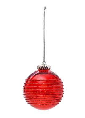 Kırmızı Top şenlikli dekorasyon izole beyaz arka plan üzerinde asılı Noel
