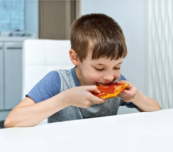 Nine Year Old Boy Glasses Eats Pizza — Stock Photo, Image