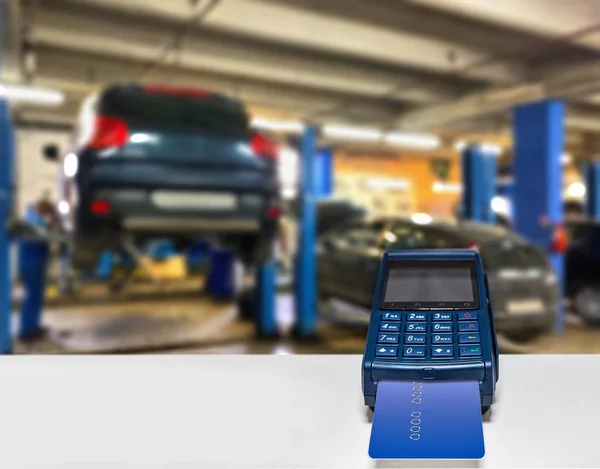 Serviço Carro Pagamento Cartão Reparação Carro Com Terminal Pagamento Todas — Fotografia de Stock