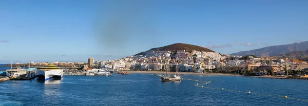 TENERIFE, SPAIN - JULY 15: Panoramic view of the port Colon on j — Stock Photo, Image