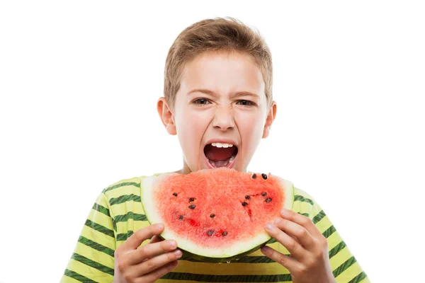 Stilig leende barn pojke håller röd vattenmelon frukt skiva — Stockfoto