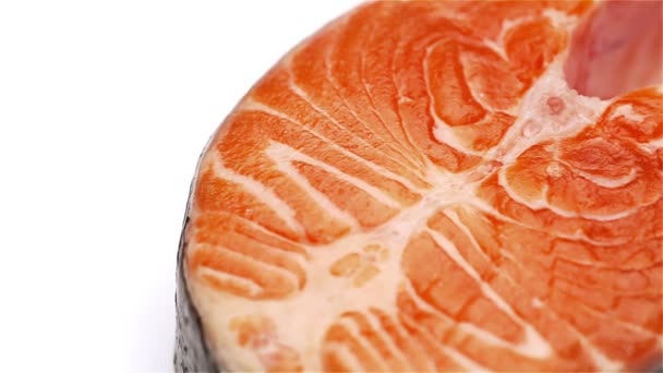 Bistecca di pesce rosso di salmone crudo fresco — Video Stock