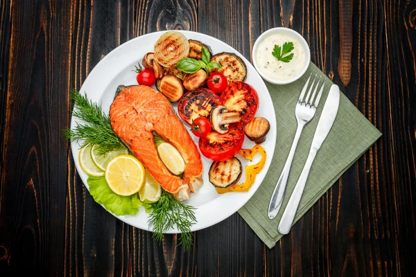 Filete crujiente de salmón asado — Foto de Stock