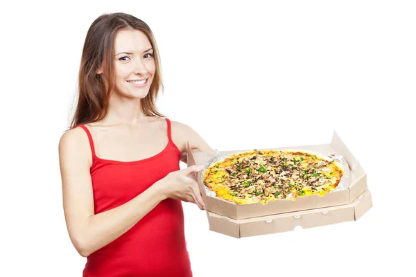 Mulher morena bonita segurando caixa com pizza — Fotografia de Stock