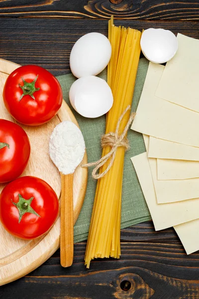 Lasagnes séchées non cuites feuilles de pâtes — Photo