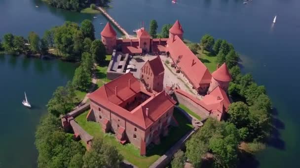 Lituania Castillo de Trakai en los lagos video — Vídeo de stock